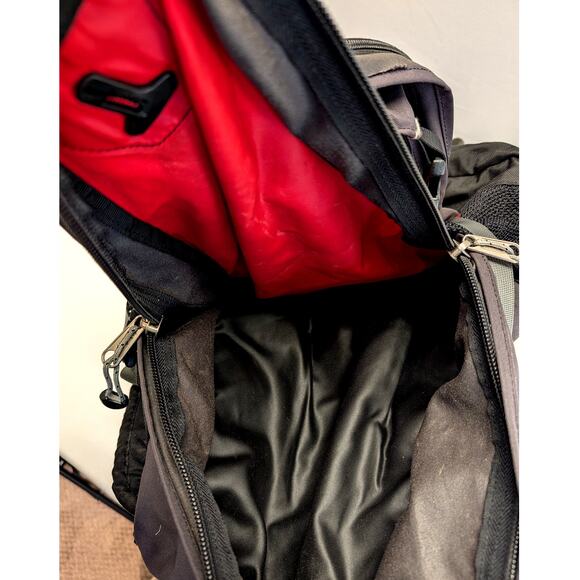 REI Whitney Backpack Hiking Day Bag Red Black Adjustable Waist - Picture 12 of 12